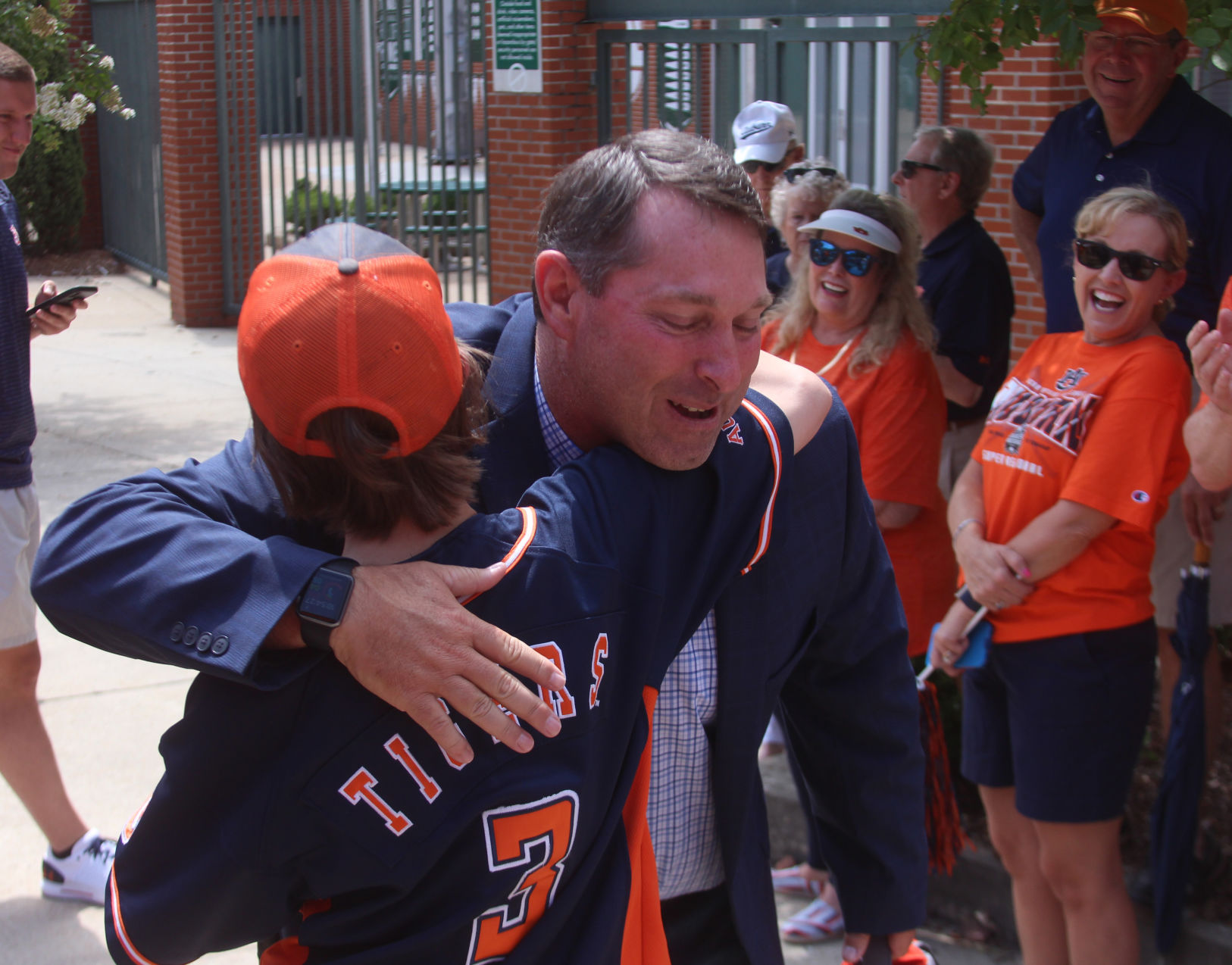 Auburn baseball departs for College World Series in Omaha